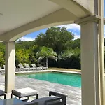 300m2 Piscine Chauffee Et Jacuzzi-spa De Nage Afa