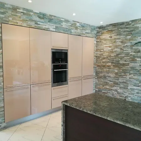 300m2 Piscine Chauffee Et Jacuzzi-spa De Nage * アファ