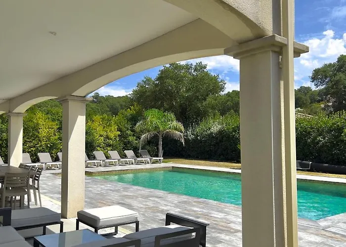 300m2 Piscine Chauffee Et Jacuzzi-spa De Nage Afa