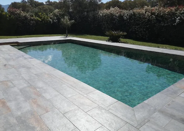 300m2 Piscine Chauffee Et Jacuzzi-spa De Nage * アファ