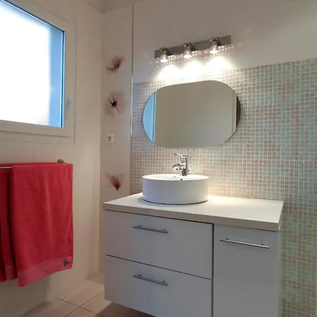 Villa 300m2 Piscine Chauffée Et Jacuzzi-spa De Nage