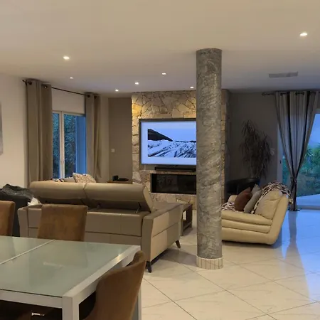 Βίλα 300m2 Piscine Chauffee Et Jacuzzi-spa De Nage *