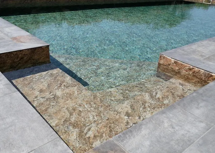 Βίλα 300m2 Piscine Chauffee Et Jacuzzi-spa De Nage Afa