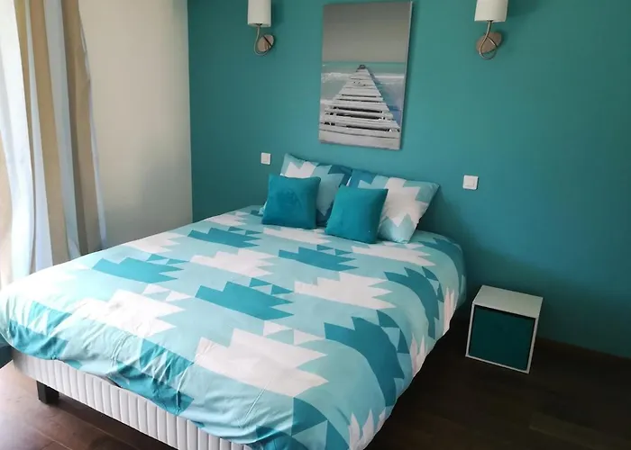 300m2 Piscine Chauffee Et Jacuzzi-spa De Nage Afa