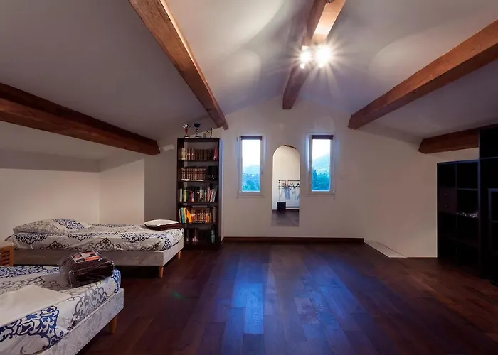 300m2 Piscine Chauffee Et Jacuzzi-spa De Nage Afa