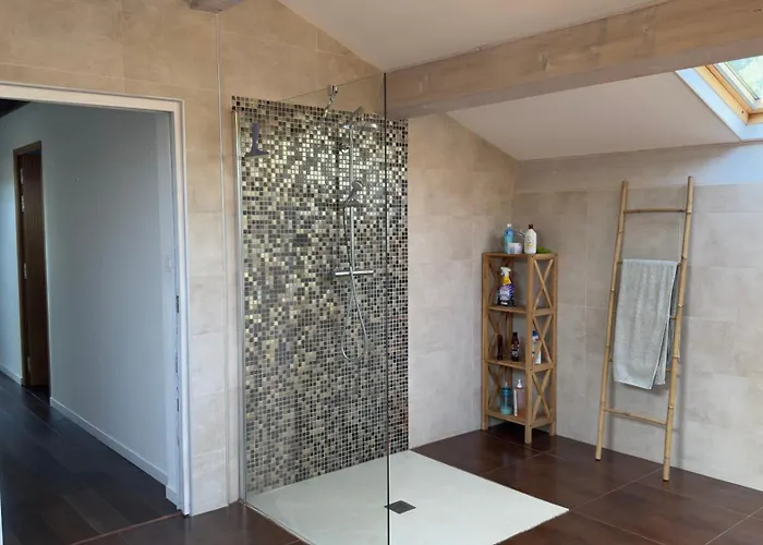 Βίλα 300m2 Piscine Chauffee Et Jacuzzi-spa De Nage *